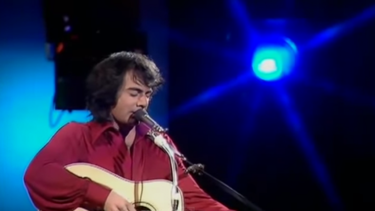 Neil Diamond Sings The Classic “Solitary Man” Live | Society Of Rock Videos