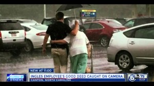 An Act Of Kindness Caught On Cam Captured Everyone’s Hearts