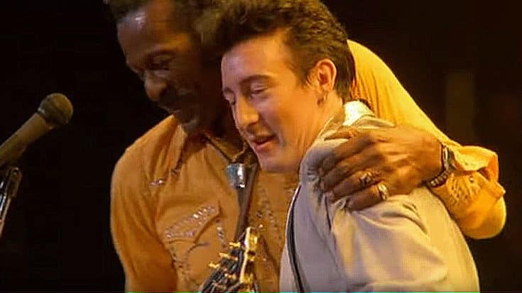 Remember When Chuck Berry And Julian Lennon Rocked Out Together To “Johnny B. Goode”? | Society Of Rock Videos