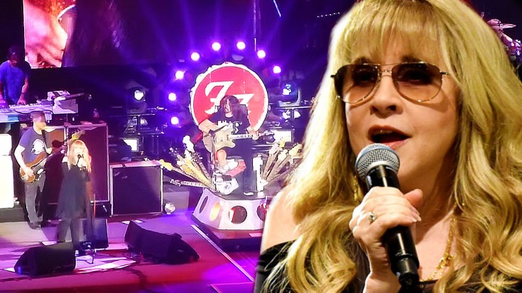Caught On Camera: Stevie Nicks Joins Foo Fighters For Surprise “Gold Dust Woman” Performance! | Society Of Rock Videos