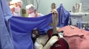Man Plays “Yesterday” During Brain Surgery- This Is Revolutionary