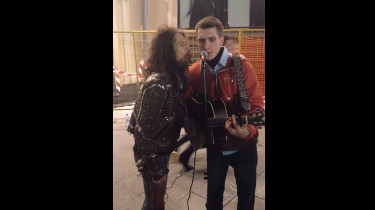 Steven Tyler Surprises Moscow Street Performer- What A Treat! | Society Of Rock Videos