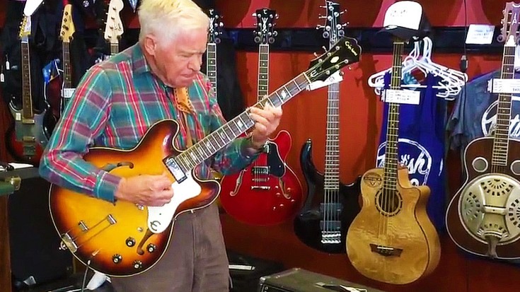 81-Year-Old Grandpa Walks Into Music Store, Plugs In Guitar – What Happens Next Leaves Staff’s Jaws On Ground | Society Of Rock Videos