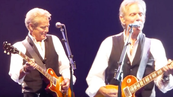 With These Vocals, Don Felder STUNS Audience With Amazing “Witchy Woman” Performance | Society Of Rock Videos