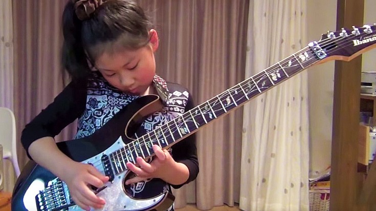 Little Girl Plugs In Guitar, But I Wasn’t Expecting What Happened Next | Society Of Rock Videos