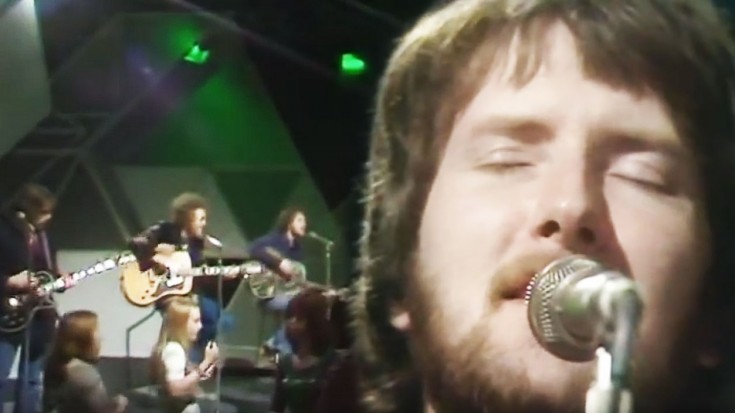 Stealers Wheel ’73 “Stuck In The Middle” Performance Will Take You Back | Society Of Rock Videos