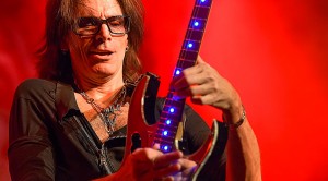 Live Footage We Love: Vai And Friend Go Head To Head For Explosive “Crossroads” Duel