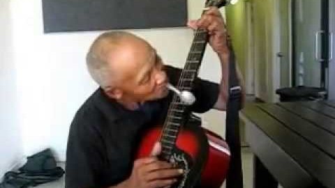WOW! Old Man Plays Guitar With Teaspoon! | Society Of Rock Videos