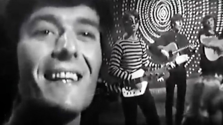The Hollies’ 1966 “Bus Stop” Performance Will Bring The Sixties Back To Life | Society Of Rock Videos