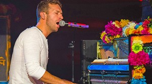 Coldplay Delivers Moving “Imagine” Tribute For Paris Victims That Will Give You Chills…