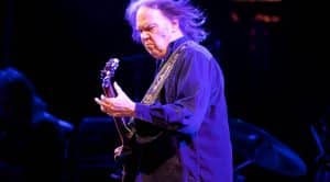 5 Underrated Neil Young Songs That Should’ve Been Singles