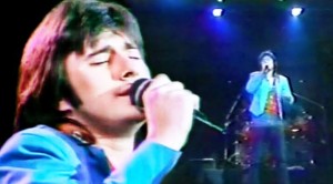 Steve Perry’s BEST “Send Her My Love” Performance Will Give You Chills