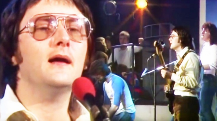 Gerry Rafferty’s ’78 “Baker Street” Perfomance Will Make You Miss Him More Than Ever | Society Of Rock Videos