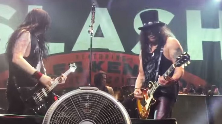 Slash Plays Tribute To Lemmy of Motorhead With Hit Song | Society Of Rock Videos