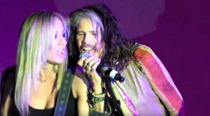 Steven Tyler Plays “Jaded” With Alice Cooper Band
