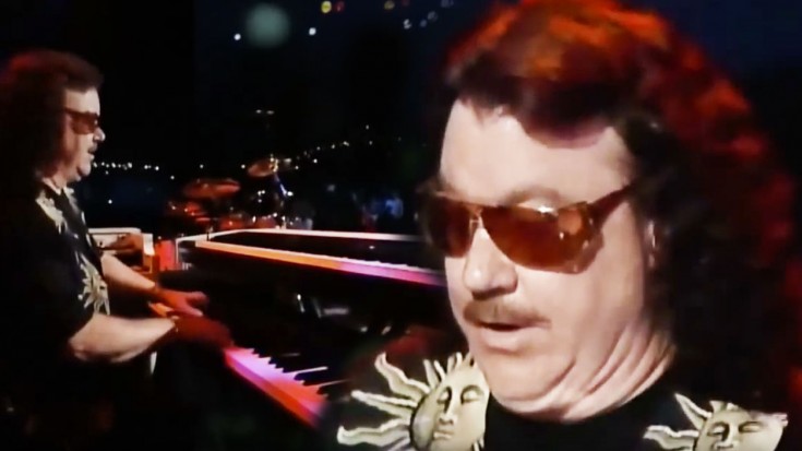 Watch Billy Powell Set The Keys On FIRE With Masterful Piano Solo | Society Of Rock Videos