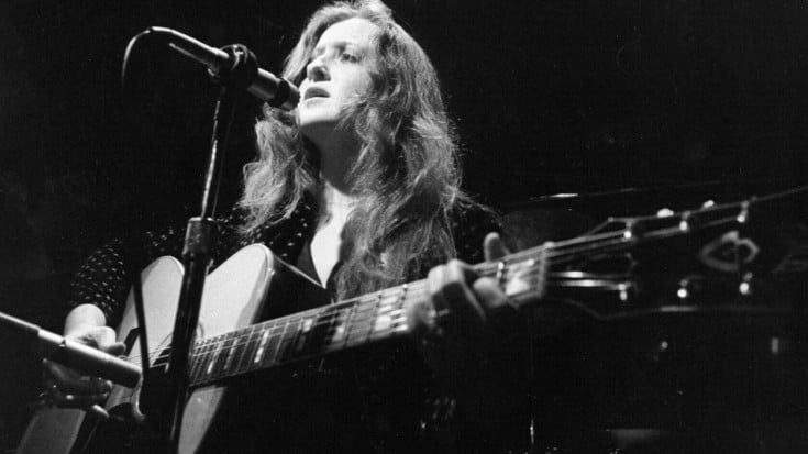 Hear Bonnie Raitt’s Live 1972 Cover Of Blind Faith’s “Can’t Find My Way Home” | Society Of Rock Videos