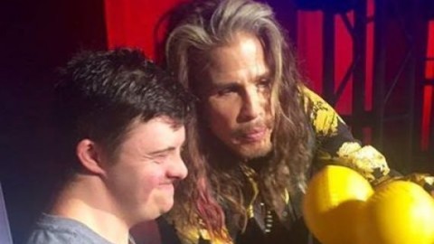 Steven Tyler Walks Up To Disabled Man — My Heart Just Melted | Society Of Rock Videos