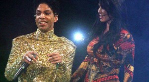 Remember When Prince Kicked Kim Kardashian Off His Stage? We Do, And It Was AWESOME!