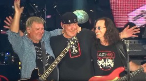 RUSH: Catch The Band’s Touching Final Moments Together Onstage