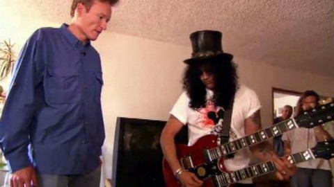 Conan O’Brien Asks Slash To Help Him Buy A New Guitar After Searching On Craigslist | Society Of Rock Videos