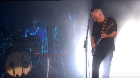 David Gilmour Tears Up Face-Melting “Comfortably Numb” Solo | Society Of Rock Videos