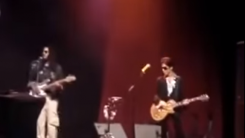 Prince Crashes Concert, Blows Everyone Away With His Guitar Solo | Society Of Rock Videos