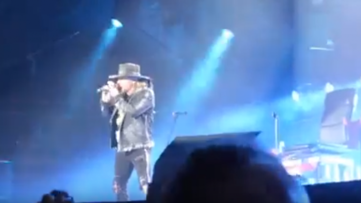 Axl Rose Is Back On His Feet For AC/DC’s Vienna Concert | Society Of Rock Videos