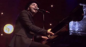 Life Comes Full Circle For Gavin DeGraw In Stellar Acoustic Take On ‘I Don’t Want To Be’