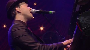 Love Reigns Supreme As Gavin DeGraw Serenades Fans with Ultra-Romantic “More Than Anyone”