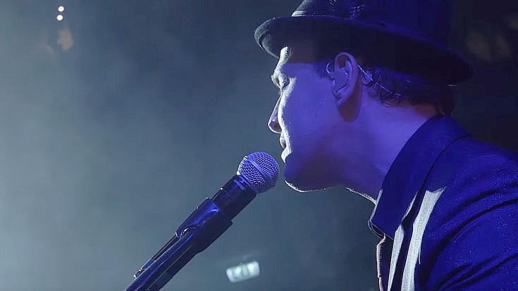 Gavin DeGraw Leaves His Heart On The Stage In Stunning Intimate Take On “Spell It Out” | Society Of Rock Videos