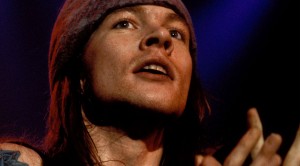 Axl Rose Breaks Silence, Debunks CRAZIEST Urban Legend About Himself Once And For All