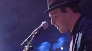 Taste The Sweet Life With Gavin DeGraw’s Dazzling “Candy,” “Free” Acoustic Medley