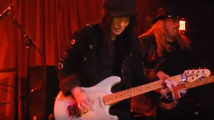 Mick Mars Jams To Led Zeppelin And Jimi Hendrix Classics In Post-CrÜe Live Performance | Society Of Rock Videos