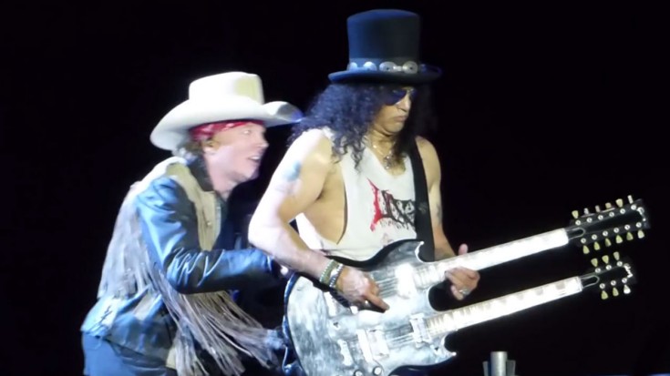 Slash And Axl Rose Share An AWKWARD Moment On Stage – This Will Make You Cringe! | Society Of Rock Videos