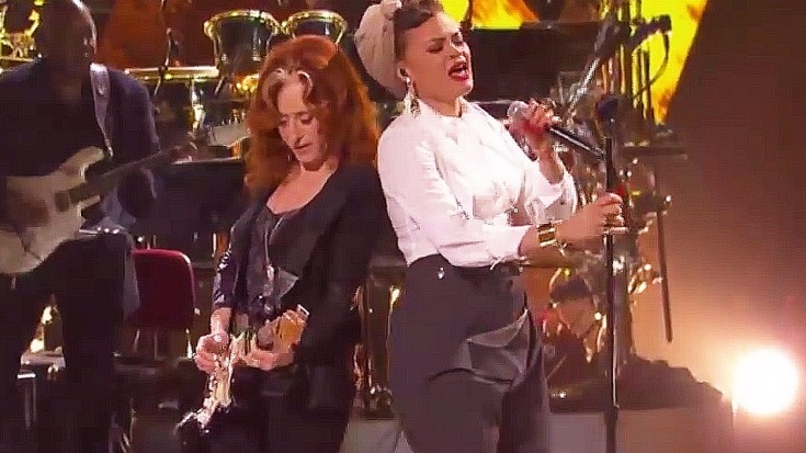Blues Queen Bonnie Raitt Dishes Out Fiery “Love Sneakin’ Up On You” Duet With Andra Day | Society Of Rock Videos