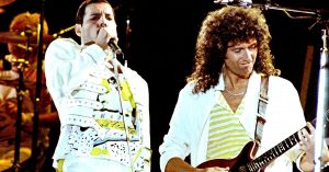 32 Years Ago: Fans Hear Freddie Mercury Sing “Bohemian Rhapsody” For The Last Time