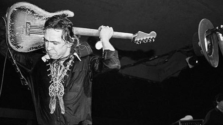 Stevie Ray Vaughan Takes Centerstage To Cover Jimi Hendrix’s ‘Voodoo Child’ | Crowd Is Instantly Stunned | Society Of Rock Videos