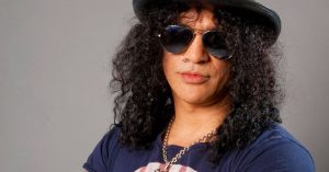 Slash ‘Fesses Up To The Weirdest – And Grossest – Gift A Fan’s Ever Given Him