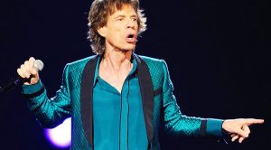 Rolling Stones Members Are Shocked When This Legendary Rockstar Randomly Joins Them On Stage!