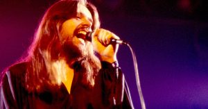 Bob Seger Ponders Youth And Being Young In Stellar Live Performance Of “Against The Wind”