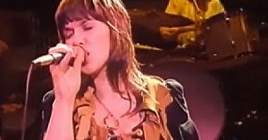 27-Year-Old Ann Wilson Reigns Supreme In Electrifying Live Performance Of “Barracuda”