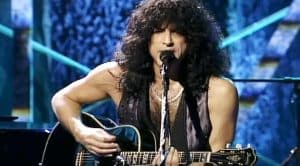 In 1995, KISS Shocked Everyone When They Picked Up Acoustic Guitars And Started Playing…