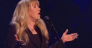 Stevie Nicks Sings “Landslide” And Steals Everyone’s Thunder On ‘America’s Got Talent’ Finale