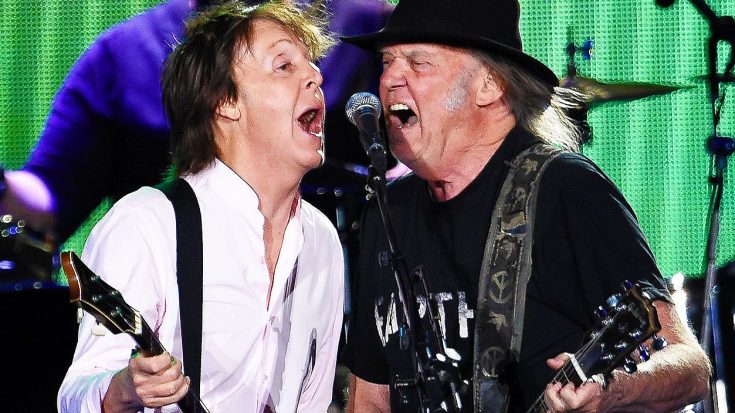Paul McCartney Stuns Crowd By Inviting Neil Young On Stage For Amazing, Historic Duet! | Society Of Rock Videos