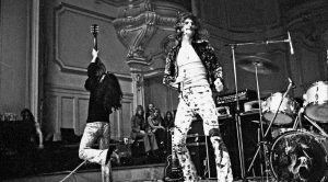 We Just Can’t Stop Watching Uriah Heep’s 1973 Performance Of “Stealin” And Neither Will You!