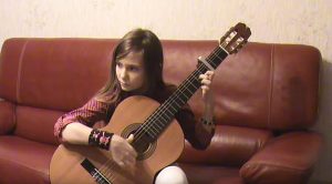 9-Year-Old Girl Starts Playing ‘Hotel California’ | Parents Immediately Start Filming