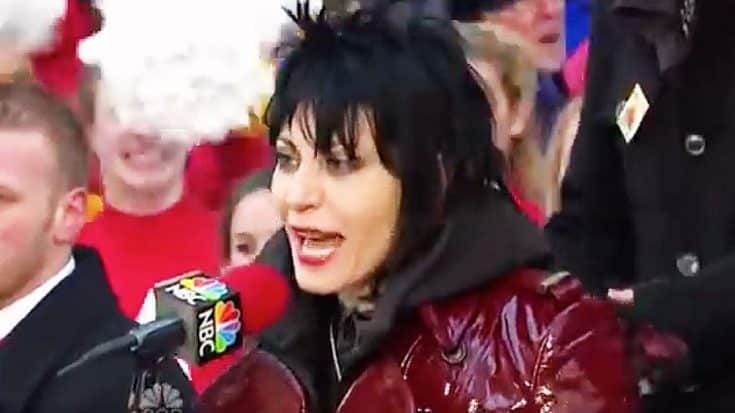 5 Years Ago, Joan Jett Crashed The Thanksgiving Parade And Tore The Damn Place Down | Society Of Rock Videos