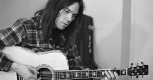39 Years Ago: Neil Young Responds To Skynyrd’s Tragedy With Moving Tribute To Ronnie Van Zant
