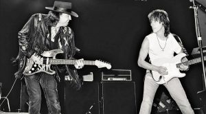 RARE: Stevie Ray Vaughan And Jeff Beck Exchange Mind-Blowing Blues Solos In Legendary Duet!